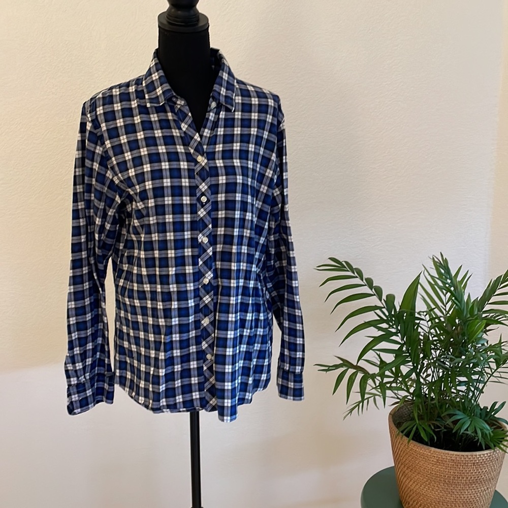 Banana Republic soft wash shirt size large